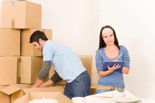Local packing and unpacking service for a family house and small business move